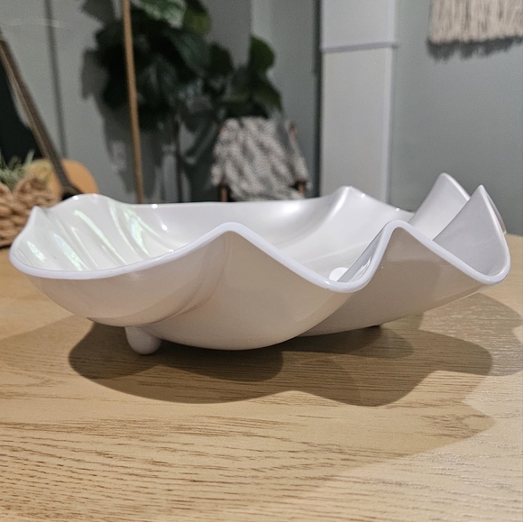 SIGRID OLSEN Melamine Pearl clam shell serving bowl white coastal beach.NEW - Picture 8 of 8